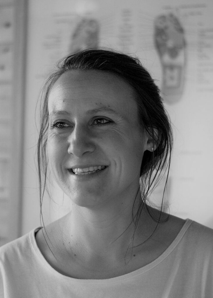 La REFLEXOLOGIE PLANTAIRE et PALMAIRE avec Magali Savouré 1 portraitNB